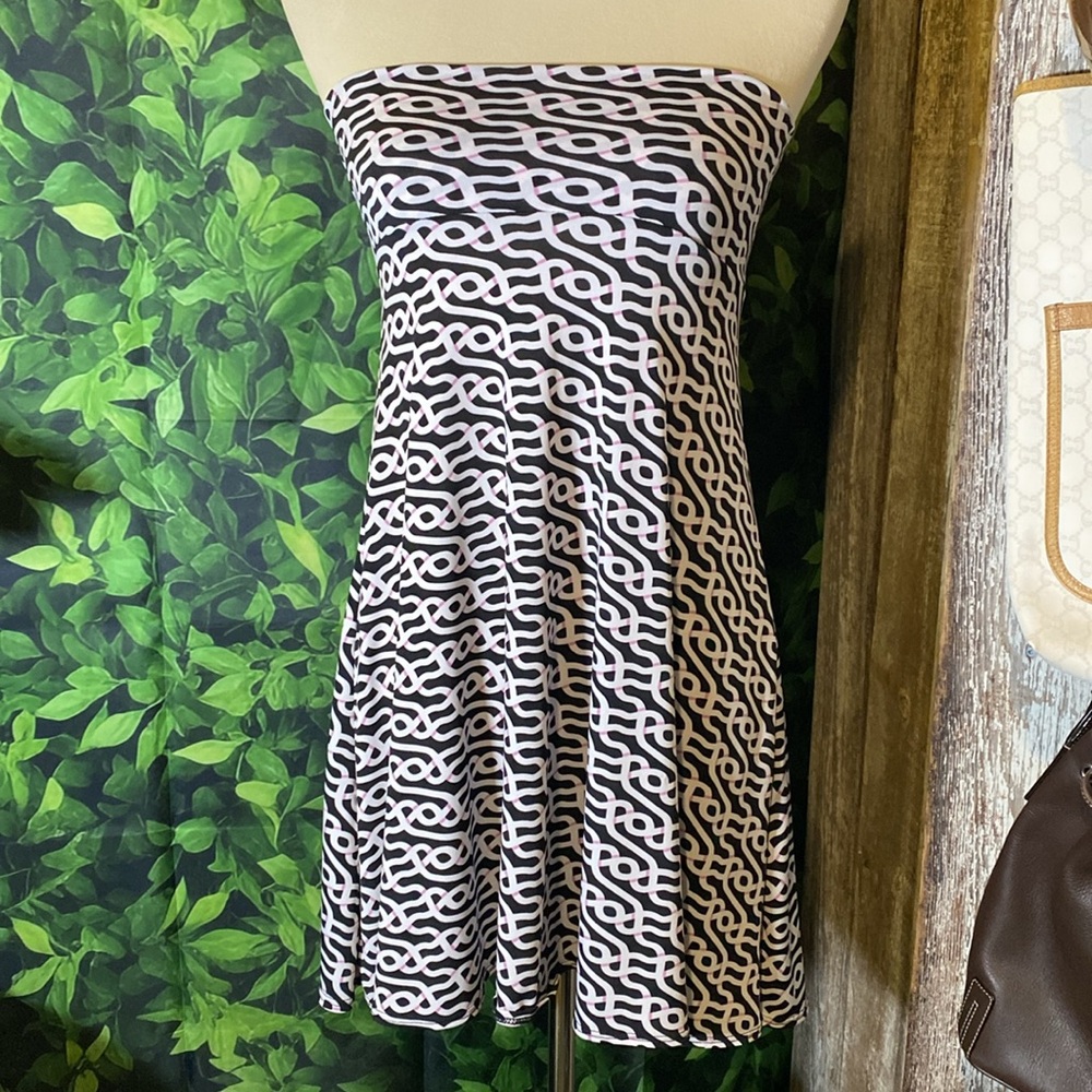 LuLaRoe skirt. Pretty pink and black pattern- like new - Picture 6 of 6